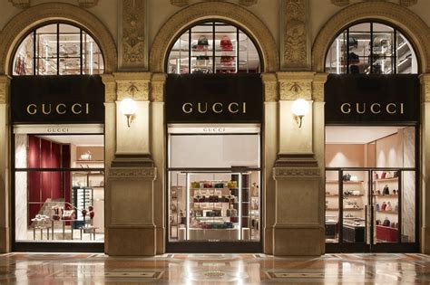 Gucci store 